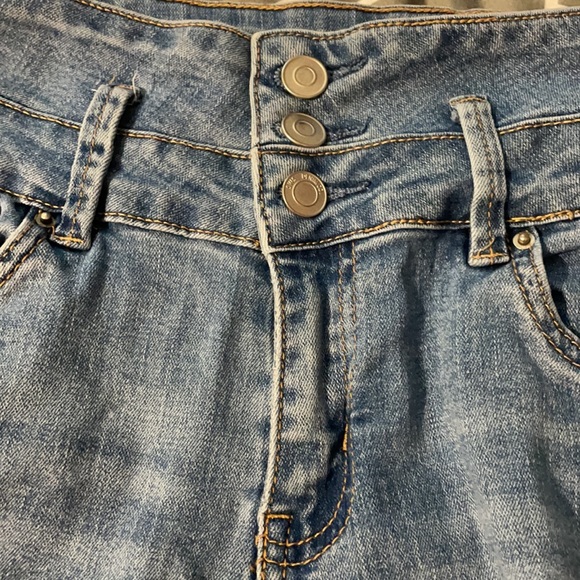 High Rise Push Up Jeans - Picture 3 of 4